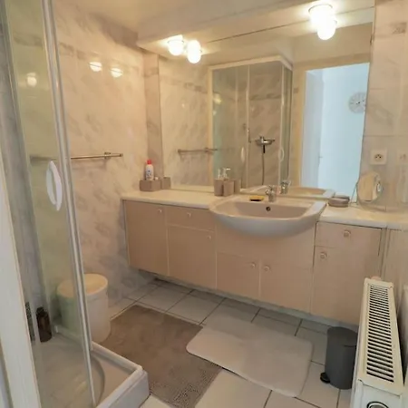 Apartament Centre Avec Terrasse Et Box Prive Aix-les-Bains